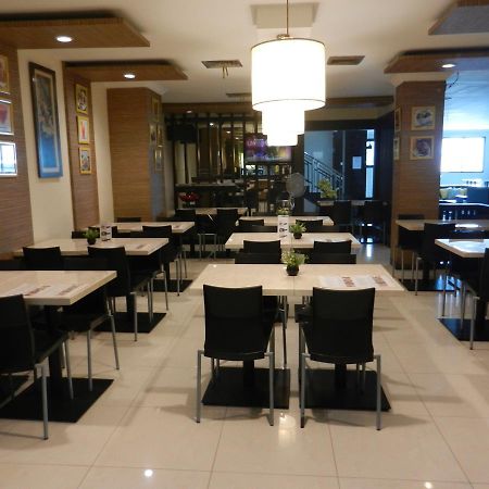 Karsa Utama Hotel Джакарта Экстерьер фото
