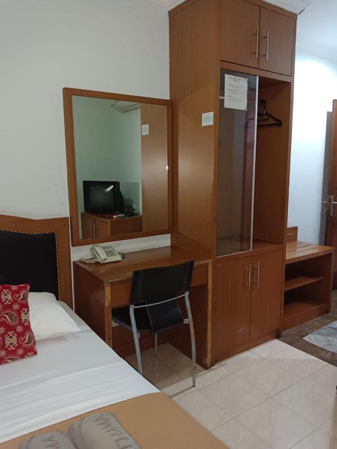 Karsa Utama Hotel Джакарта Экстерьер фото