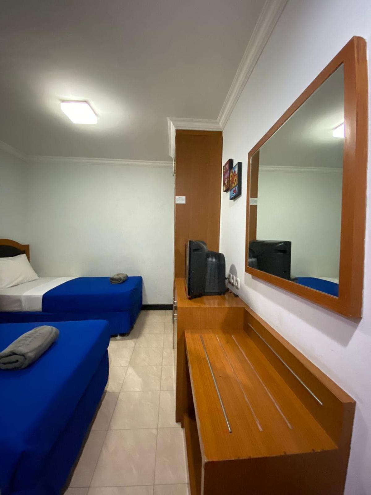 Karsa Utama Hotel Джакарта Экстерьер фото