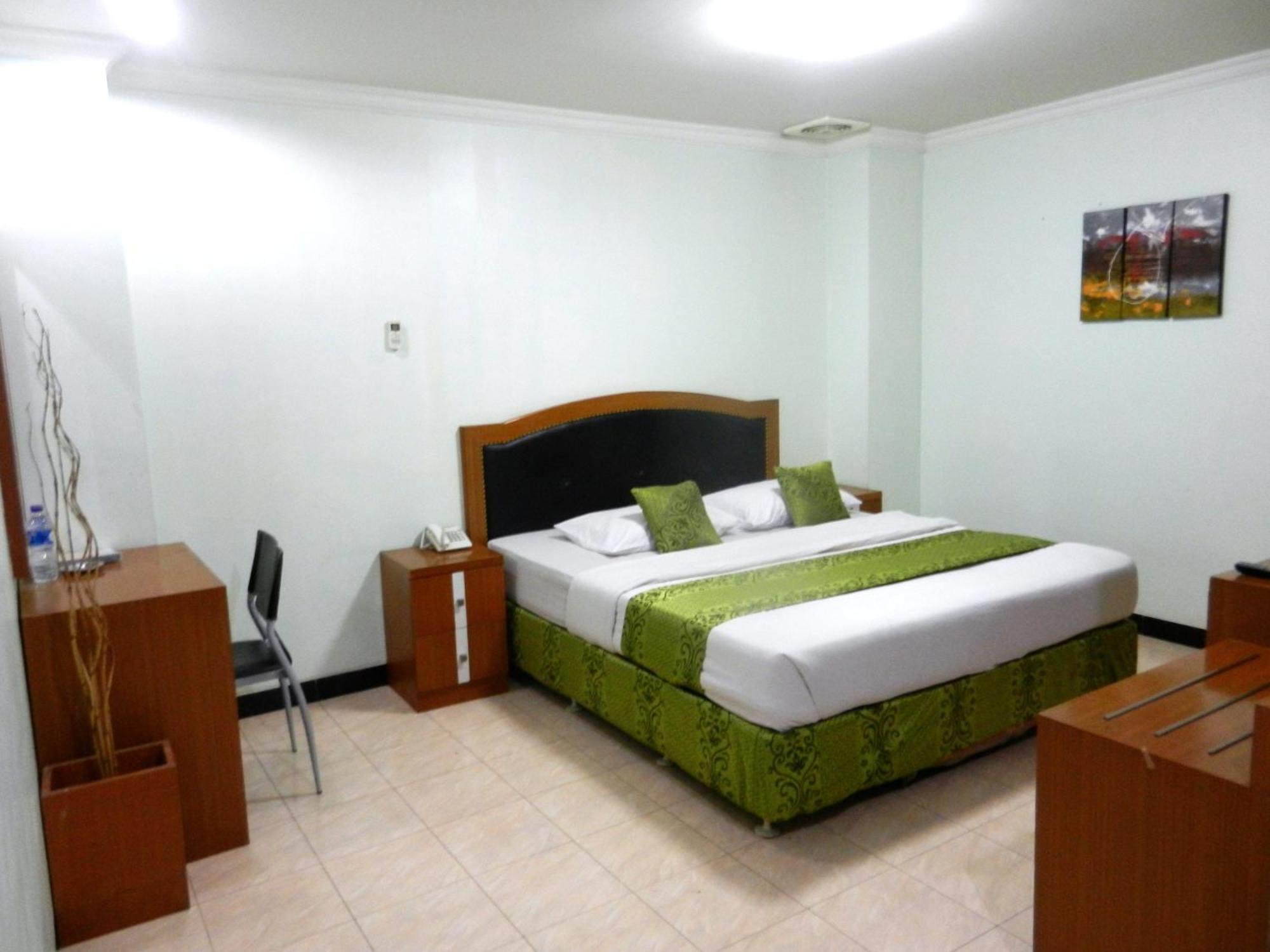Karsa Utama Hotel Джакарта Номер фото