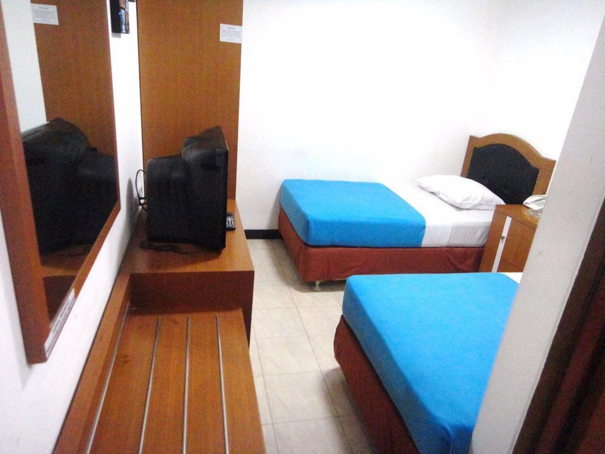Karsa Utama Hotel Джакарта Экстерьер фото