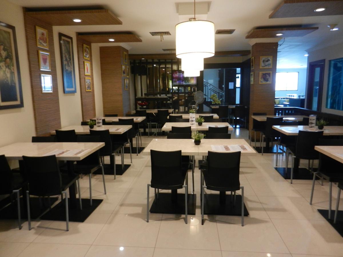 Karsa Utama Hotel Джакарта Экстерьер фото