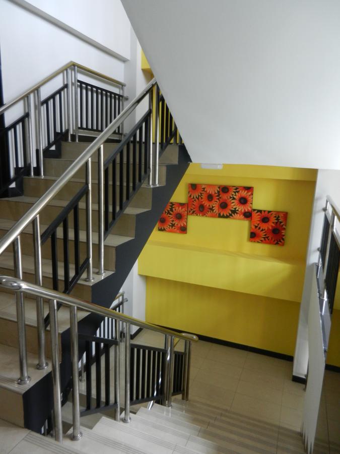 Karsa Utama Hotel Джакарта Экстерьер фото